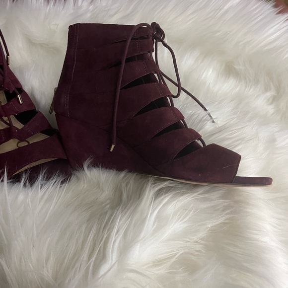 Well loved for Sam Edelman tiny wedge sandal - Picture 2 of 7